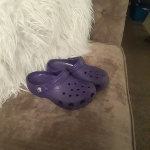 Girl's Crocs 💜